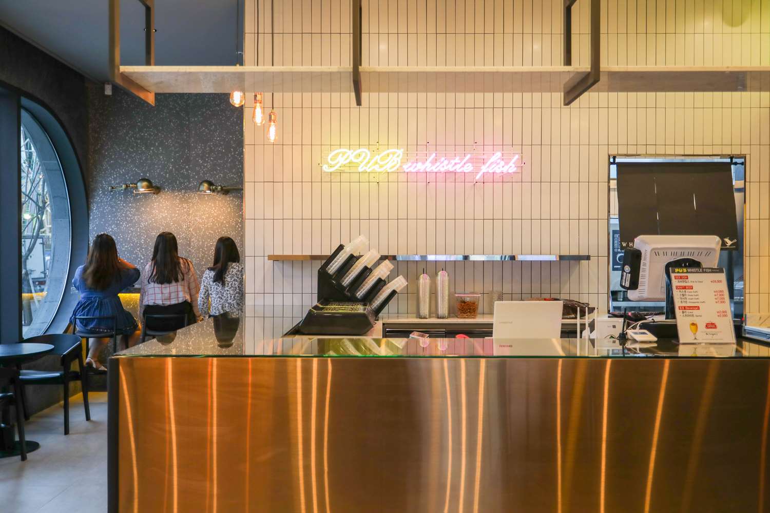 Фото Whistle Lark