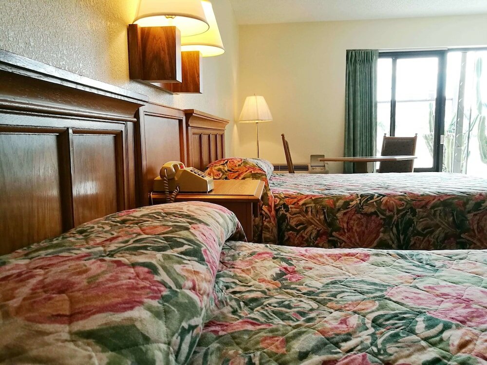 Фото Golden Link Resort Motel