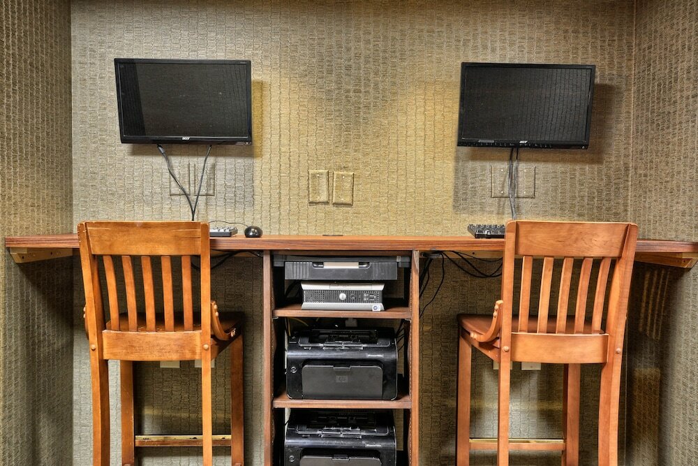 Фото Comfort Inn & Suites and Conference Center