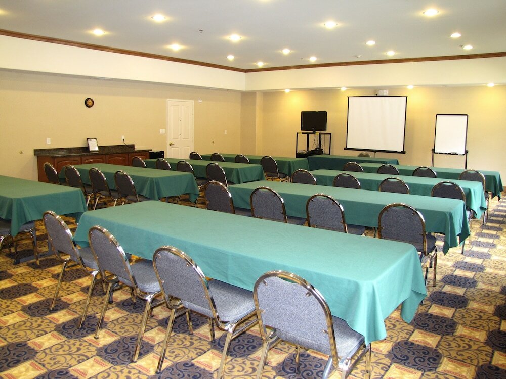 Фото Holiday Inn Express & Suites Kilgore North