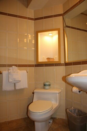 Гостиница Bay Shore Inn в Ислипе