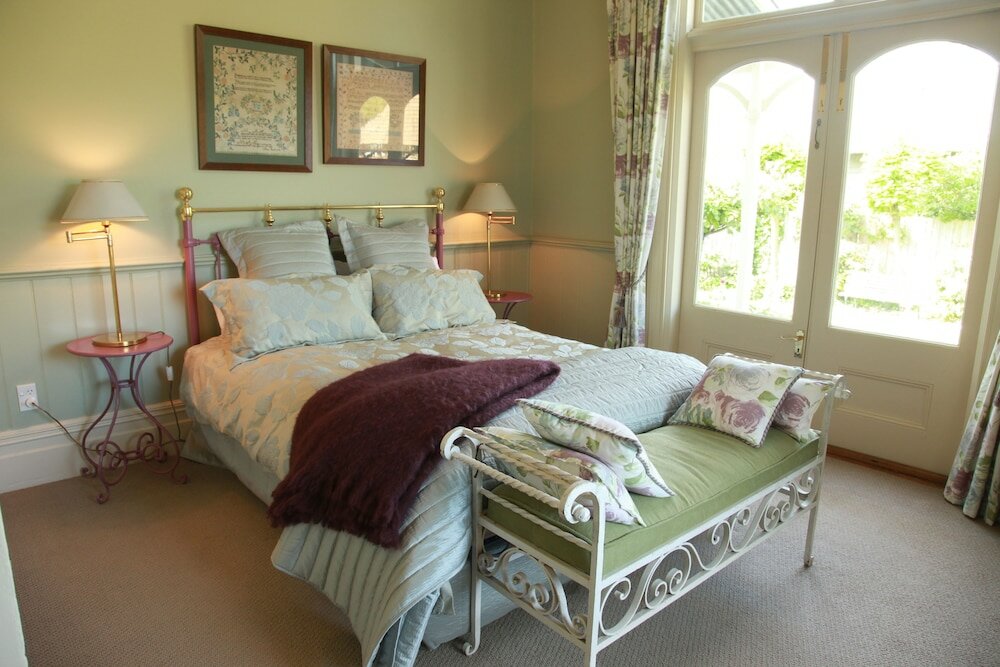 Фото Lilac Rose Boutique Bed and Breakfast