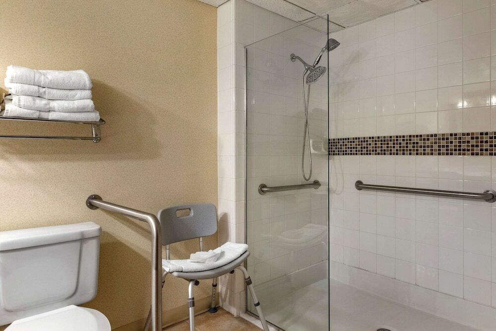 Фото Quality Inn Saint Ignace