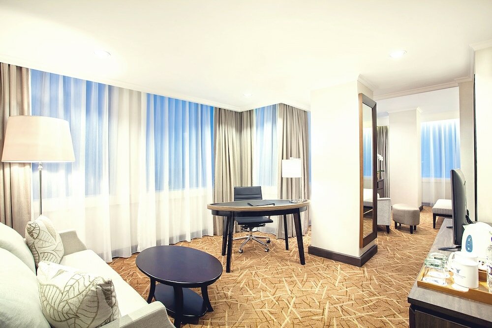 Фото Menara Peninsula Hotel Jakarta