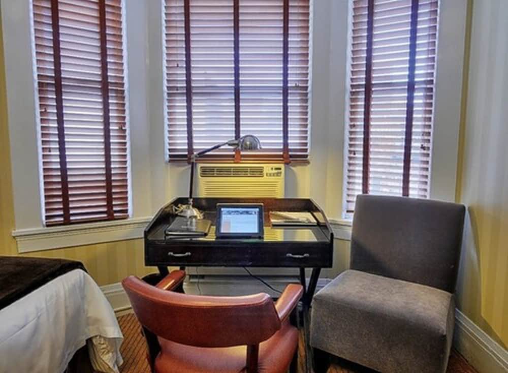 Фото Executive Hotel Vintage Court