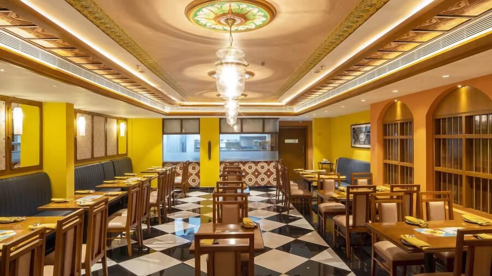 Фото Hotel Aadithya