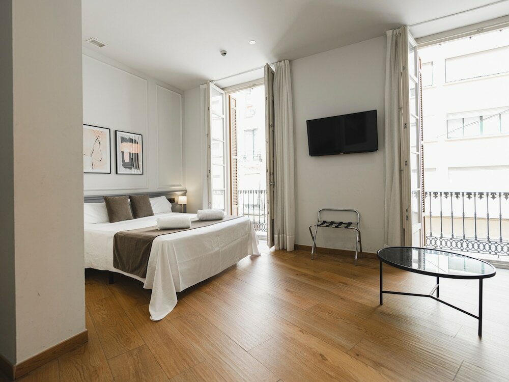 Фото Alcazaba Premium Hostel