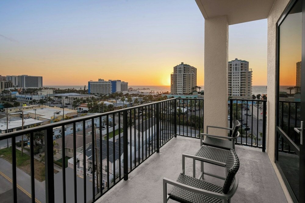 Фото Courtyard by Marriott Clearwater Beach