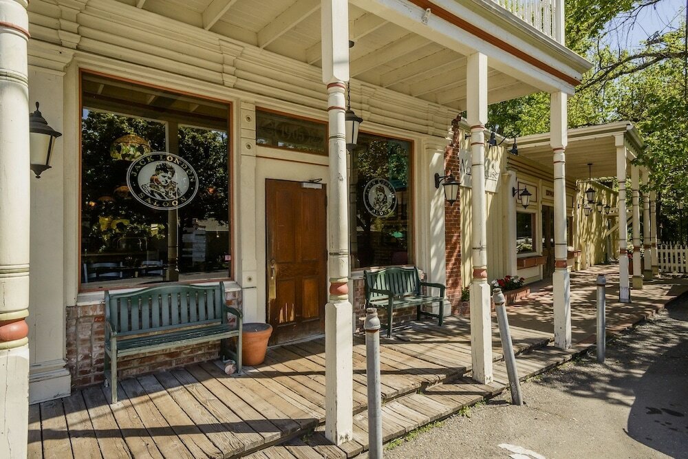 Фото The Jack London Lodge