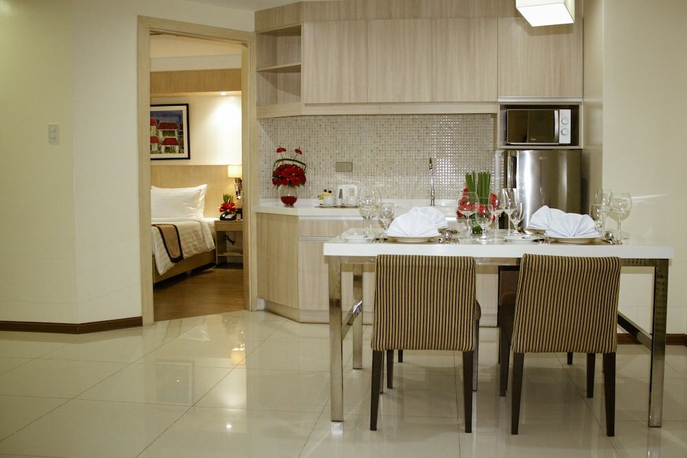 Фото Golden Prince Hotel and Suites