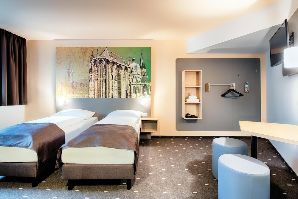 Фото B&b Hotel Aachen-City