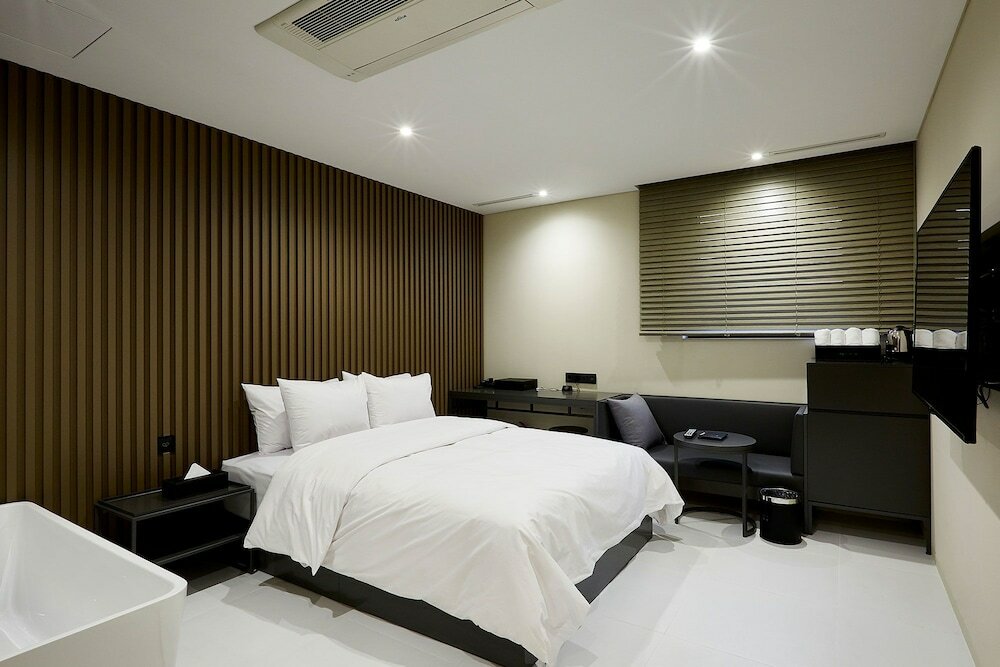 Фото Hotel The Artist Yeoksam