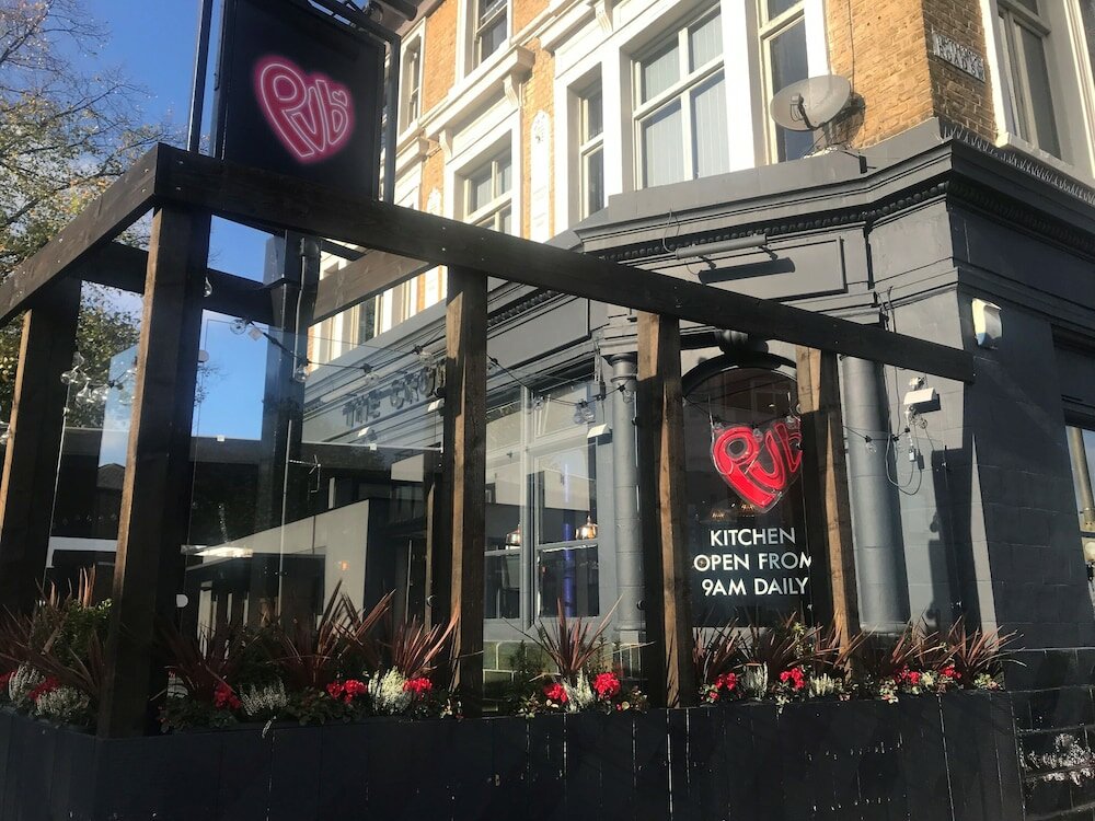 Фото PubLove  The Crown Battersea