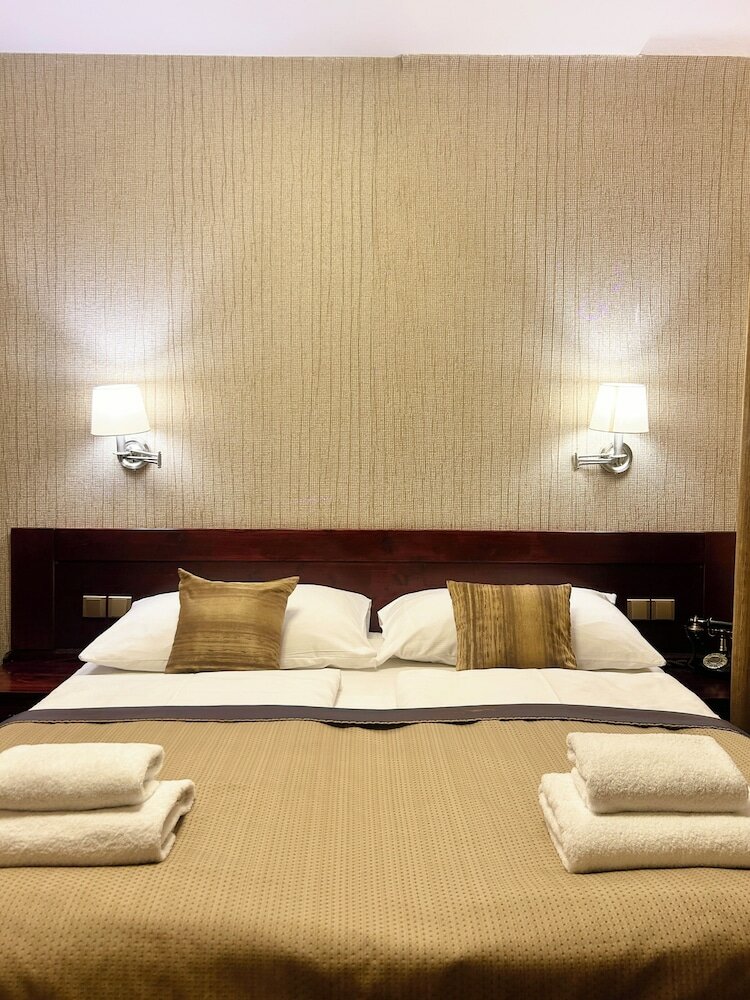 Фото At The Old Lady