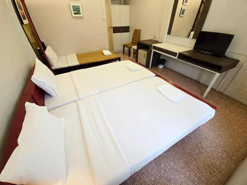 Фото Rajata Hotel