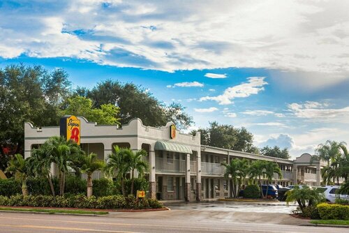 Внешний вид отеля Super 8 by Wyndham Bradenton Sarasota Area в Бредентоне, фото 2