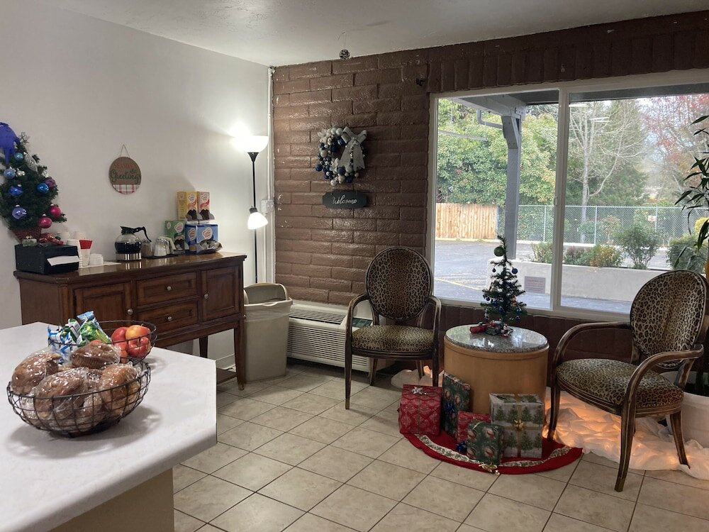 Фото Travelodge by Wyndham Canyonville