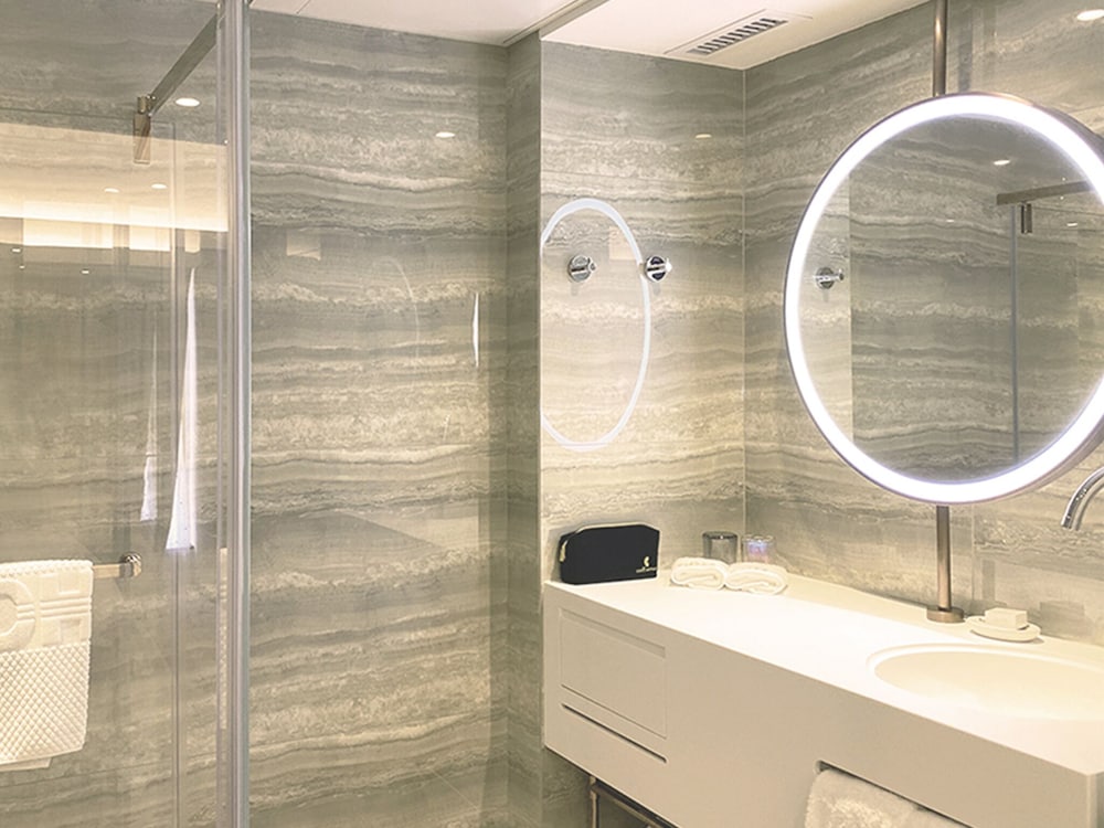 Фото Oasis Avenue – A Gdh Hotel