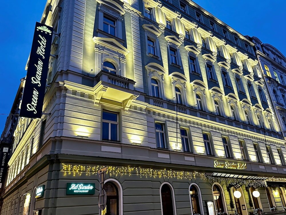 Фото Green Garden Hotel