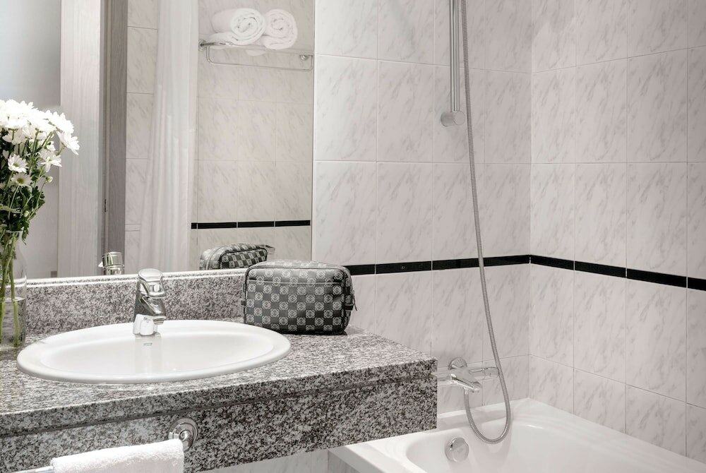 Фото Ramada by Wyndham Madrid Tres Cantos