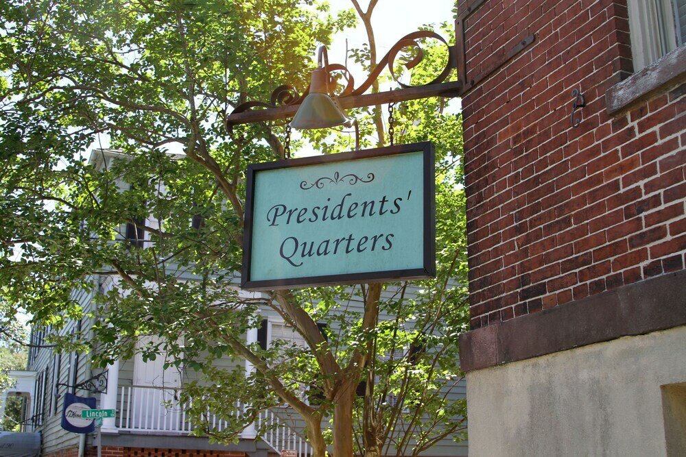 Фото The Presidents' Quarters Inn