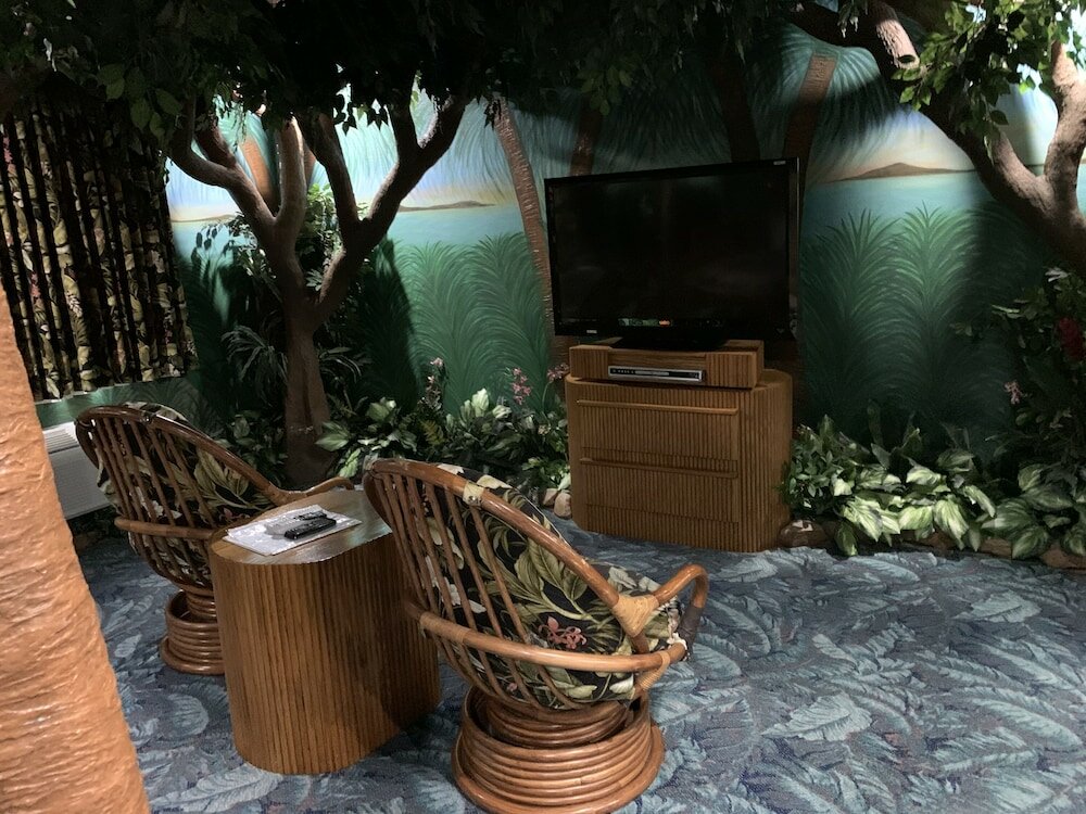 Фото Designer Inn & Suites