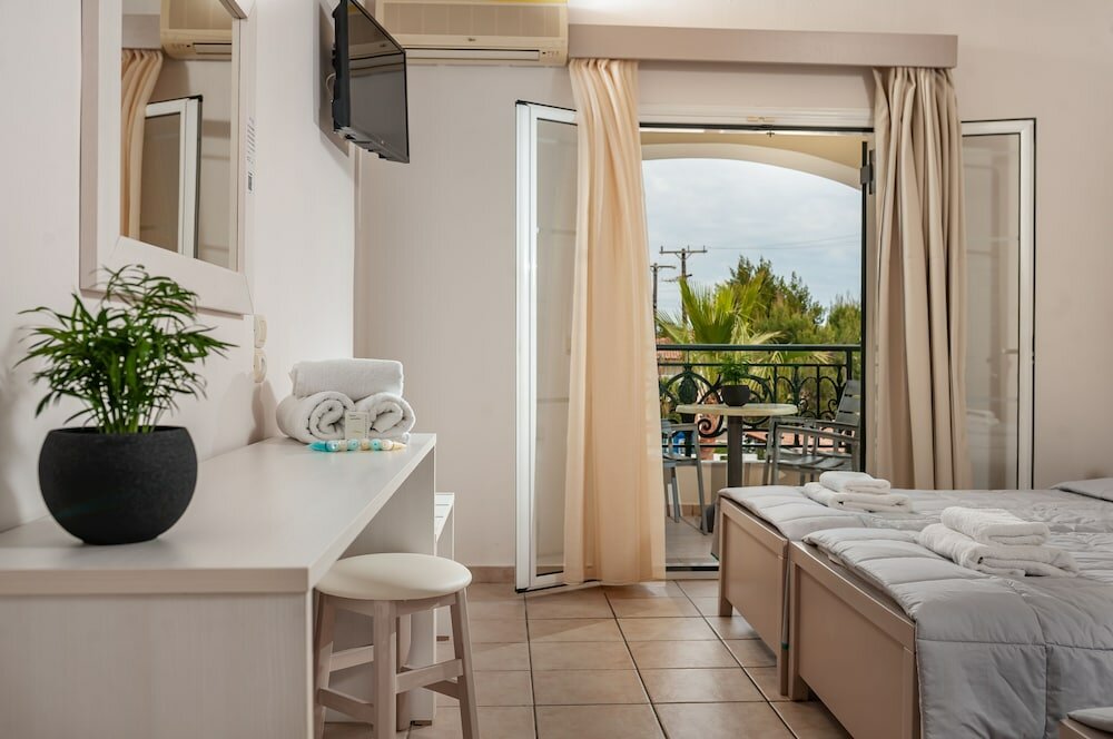 Фото Atlantis Hotel