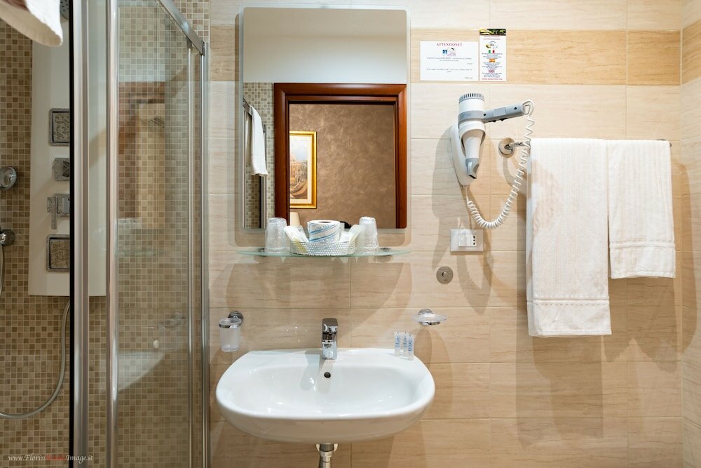 Фото Hotel Centro Cavour Roma