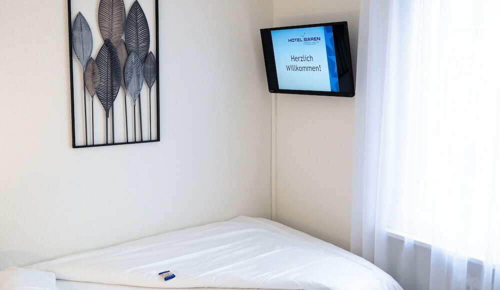 Фото Hotel Baeren Suhr