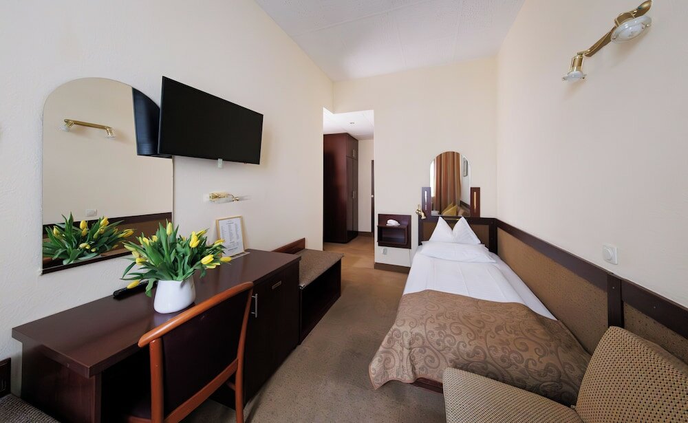 Фото Continental Hotel-Pension