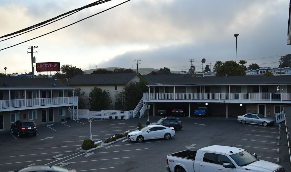 Фото Rockview Inn and Suites