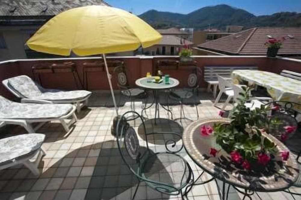 Фото Hotel Villa Rosa