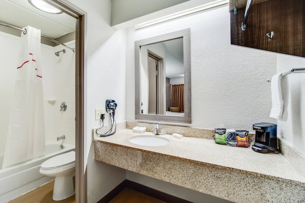 Фото Red Roof Inn Columbia East - Ft Jackson