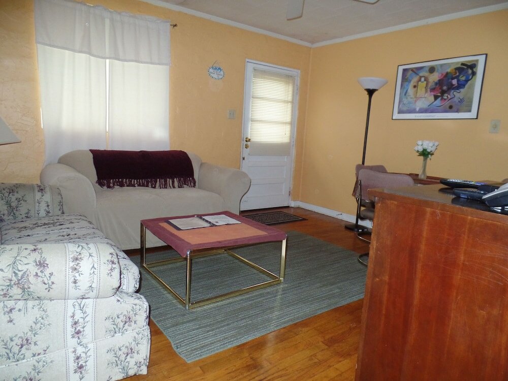 Фото Chapel Hill InnTown