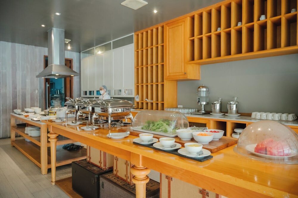 Фото The Park Hotel