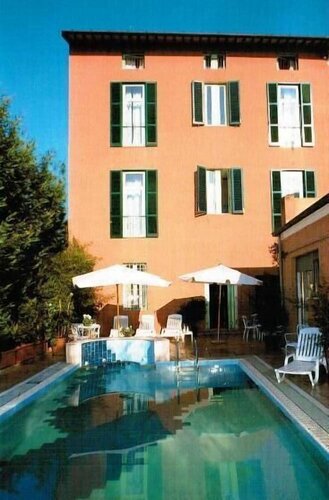 Внешний вид отеля Hotel Nuovo Savi в Монтекатини-Терме, фото 2