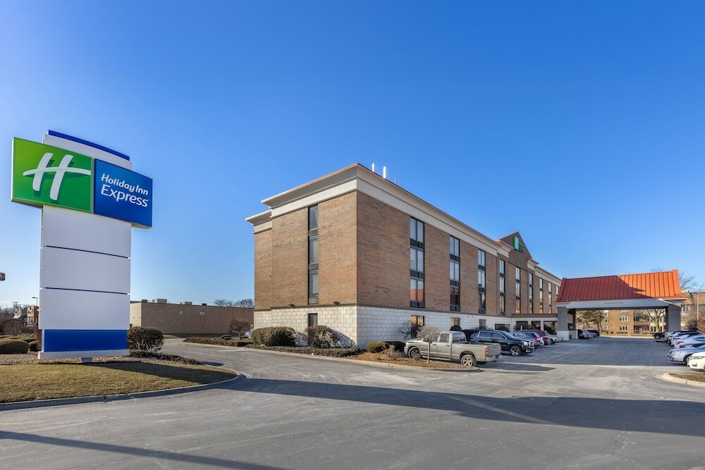 Фото Holiday Inn Express Crestwood, an Ihg Hotel