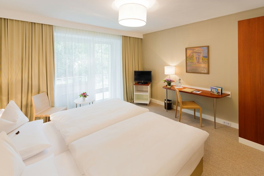 Фото At the Park Hotel