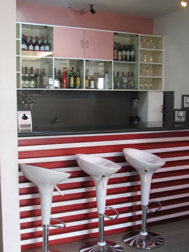 Фото Oyster Plaza Hotel