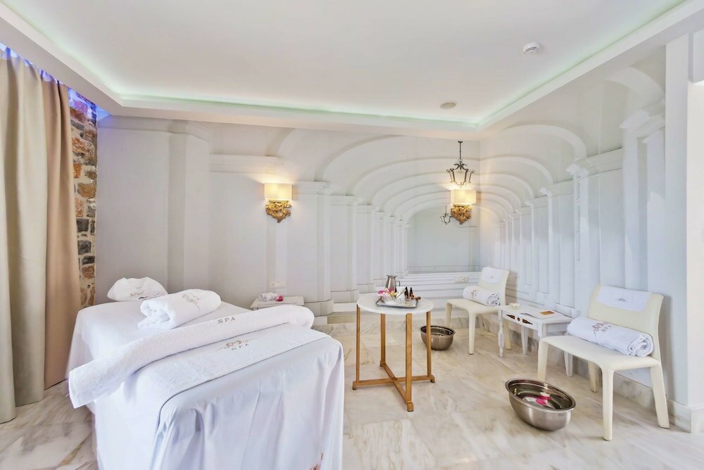 Фото Royal Marmin Bay Boutique & Art Hotel