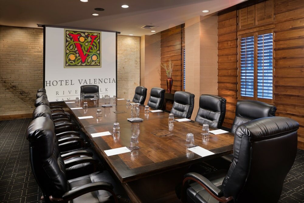 Фото Valencia Riverwalk