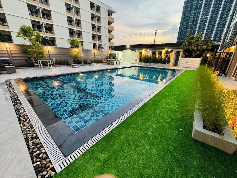 Фото Three Seasons Place