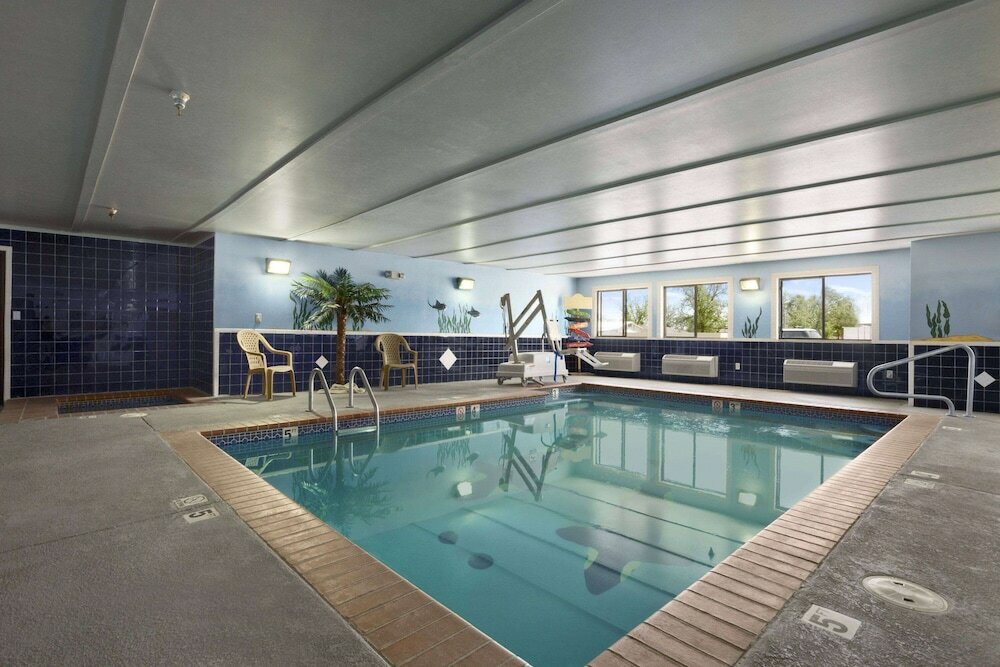 Фото Super 8 by Wyndham Childress