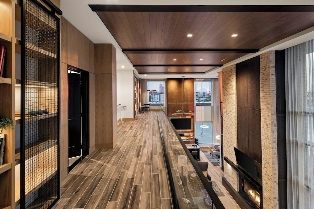 Фото The Trade, Autograph Collection