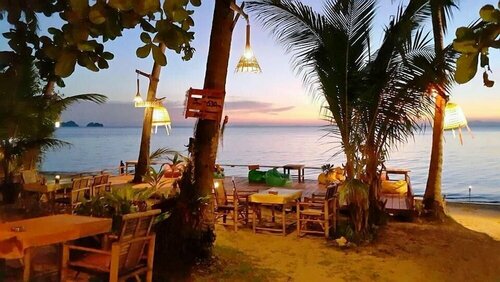 Think & Retro Cafe Lipa Noi Samui