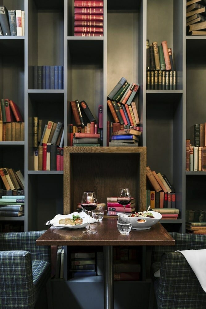 Фото The Lodge Hotel Putney