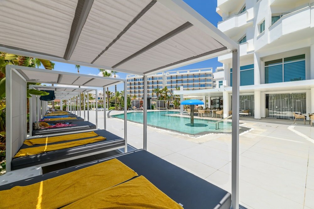 Фото Tasia Maris Sands