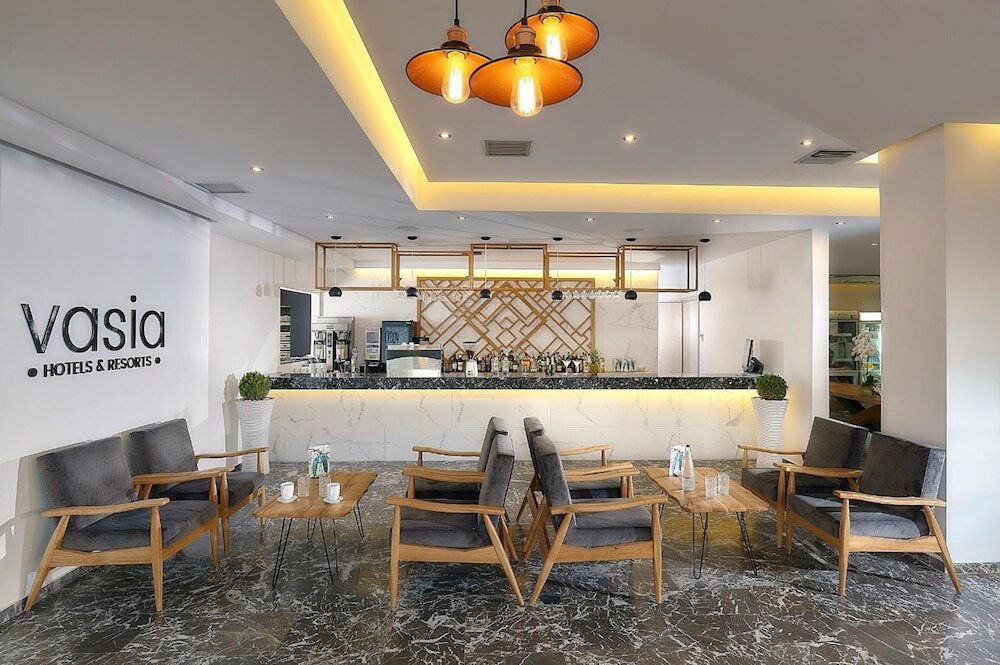 Фото Vasia Royal Hotel