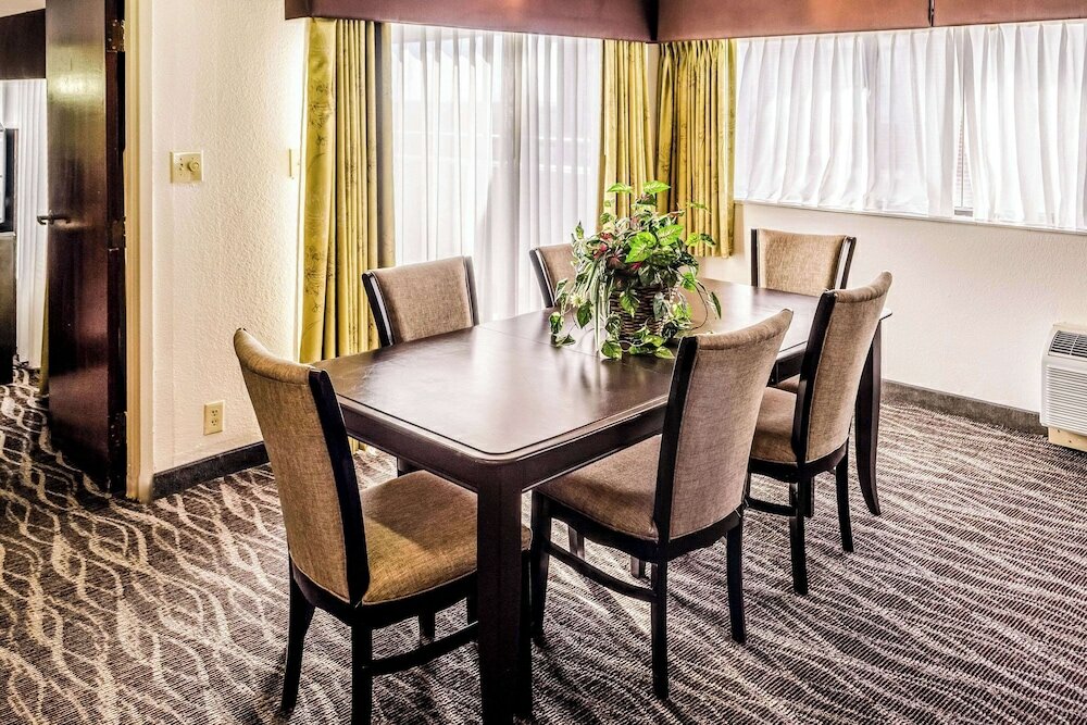 Фото Comfort Inn Downtown Charleston