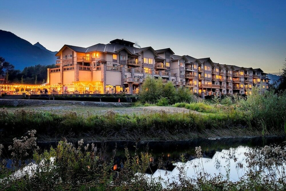 Фото Executive Suites Hotel & Resort, Squamish